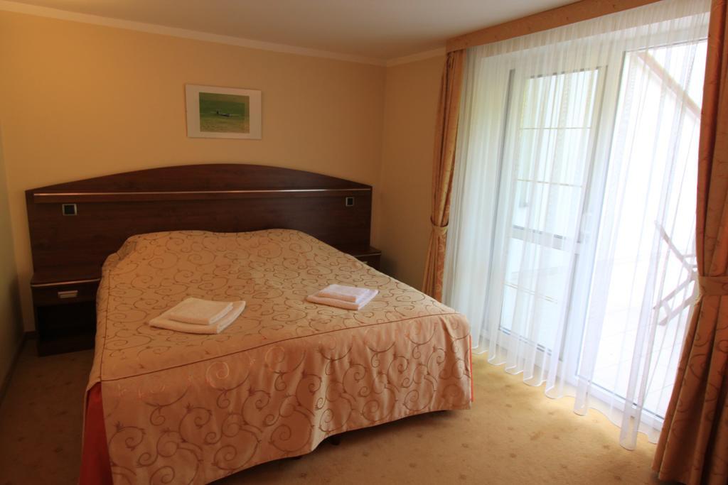 Willa Pod Skrzydlami Hotel เมียดซิบรอดจิ บิอัลสแก ภายนอก รูปภาพ