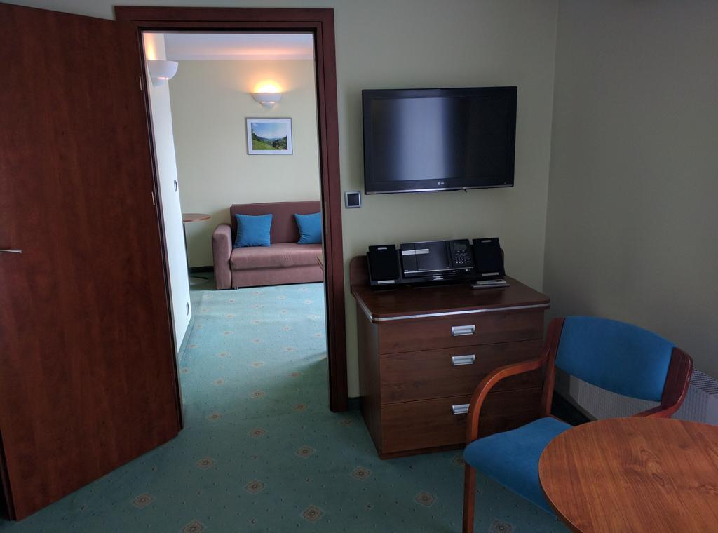 Willa Pod Skrzydlami Hotel เมียดซิบรอดจิ บิอัลสแก ภายนอก รูปภาพ
