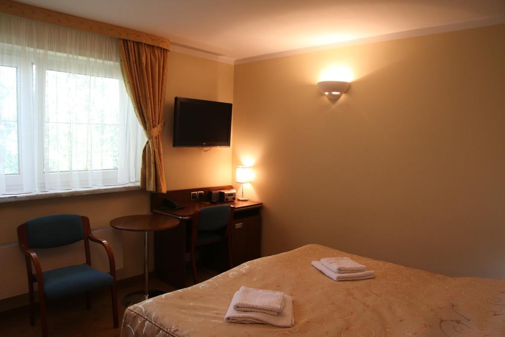 Willa Pod Skrzydlami Hotel เมียดซิบรอดจิ บิอัลสแก ภายนอก รูปภาพ