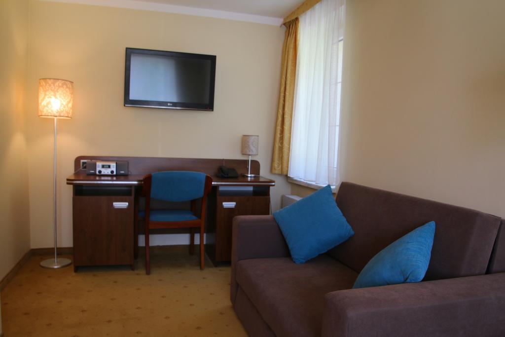 Willa Pod Skrzydlami Hotel เมียดซิบรอดจิ บิอัลสแก ภายนอก รูปภาพ