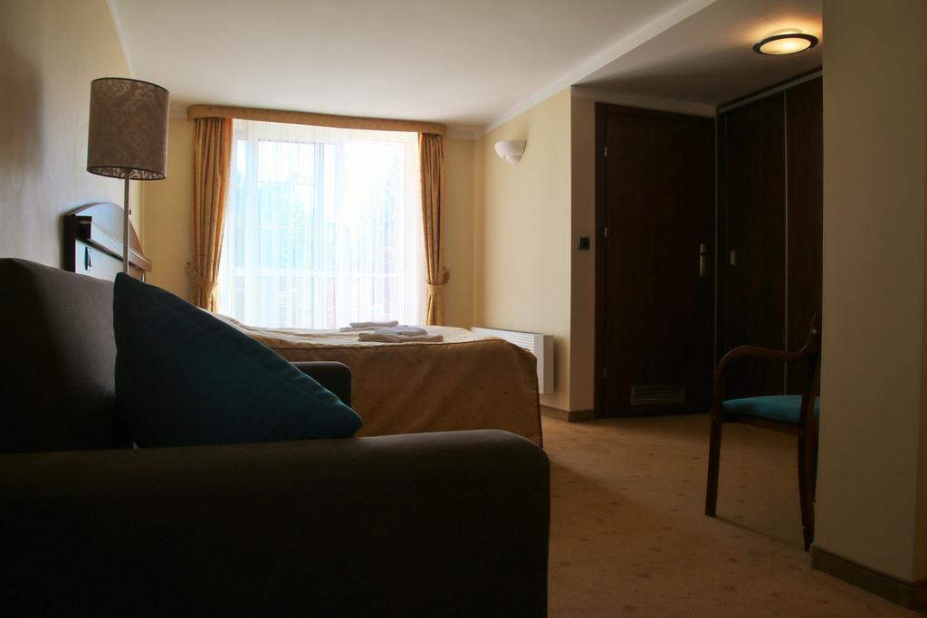 Willa Pod Skrzydlami Hotel เมียดซิบรอดจิ บิอัลสแก ภายนอก รูปภาพ
