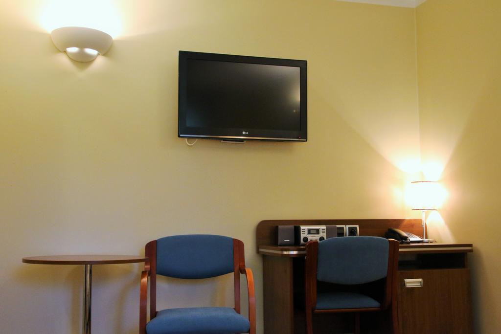 Willa Pod Skrzydlami Hotel เมียดซิบรอดจิ บิอัลสแก ภายนอก รูปภาพ